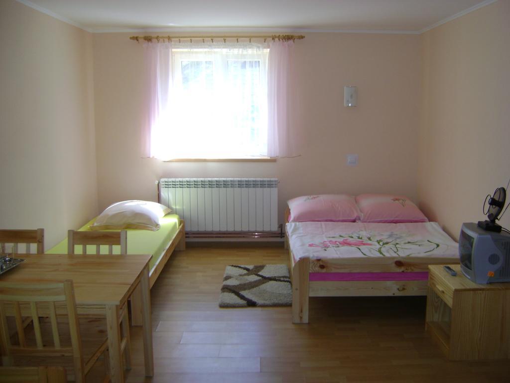 Pokoje Nad Strumykiem W Polanczyku Tel 13- 469 -2257 Luaran gambar